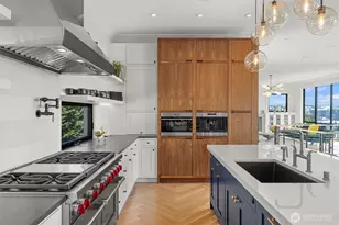 362 Ward St, Seattle, WA 98109 - Photo 11