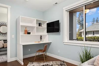 8004 Burke Avenue N, Seattle, WA 98103 - Photo 27