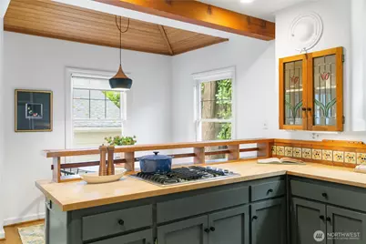 625 34th Avenue E, Seattle, WA 98112 - Photo 13