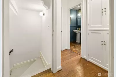 625 34th Avenue E, Seattle, WA 98112 - Photo 25