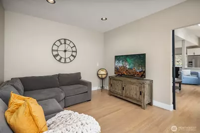 8406 NE 121st Place, Kirkland, WA 98034 - Photo 17