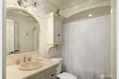 8010 Grand Avenue NE, Bainbridge Island, WA 98110 - Photo 31