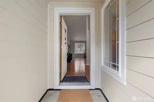 1011 Lake Park Dr SW, Tumwater, WA 98512 - Photo 3