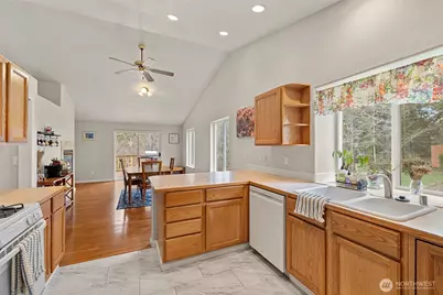 1011 Lake Park Drive SW, Tumwater, WA 98512 - Photo 7