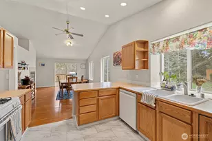 1011 Lake Park Dr SW, Tumwater, WA 98512 - Photo 7