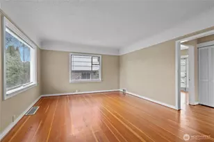 8211 20th Ave NE, Seattle, WA 98115 - Photo 9