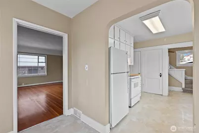 8211 20th Avenue NE, Seattle, WA 98115 - Photo 11