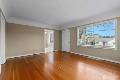 8211 20th Avenue NE, Seattle, WA 98115 - Photo 7