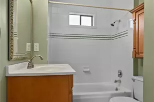 8211 20th Ave NE, Seattle, WA 98115 - Photo 19