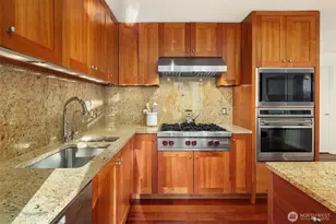 10700 NE 4th St, Bellevue, WA 98004 - Photo 15