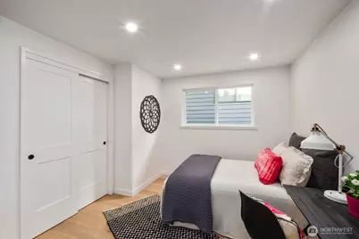 3232 26th Avenue W, Seattle, WA 98199 - Photo 13