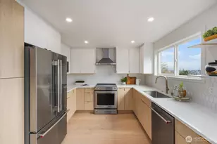 3232 26th Ave W, Seattle, WA 98199 - Photo 7