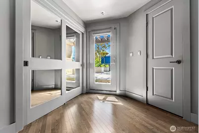 745 Bellevue Avenue E #402, Seattle, WA 98102 - Photo 9