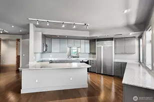 745 Bellevue Ave E, Seattle, WA 98102 - Photo 17