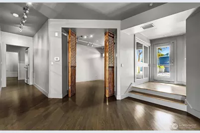 745 Bellevue Avenue E #402, Seattle, WA 98102 - Photo 23