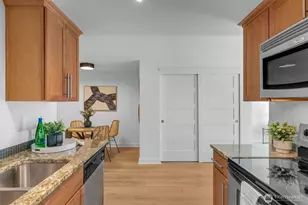 231 Belmont Ave E, Seattle, WA 98102 - Photo 11