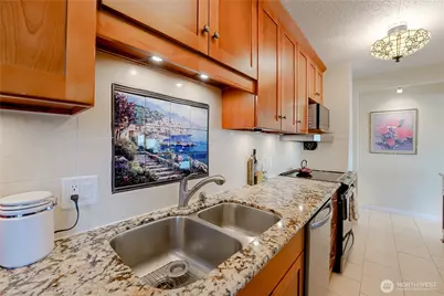 308 E Republican Street #214, Seattle, WA 98102 - Photo 13