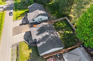 37110 Bay St, Hansville, WA 98340 - Photo 27