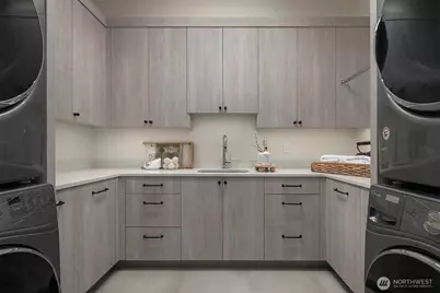 1918 94th Avenue NE, Clyde Hill, WA 98004 - Photo 35