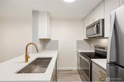 12618 109th Court NE #H101, Kirkland, WA 98034 - Photo 7