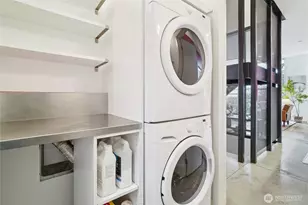 1321 S State St, Seattle, WA 98144 - Photo 13