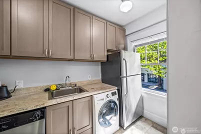 2132 5th Avenue #202, Seattle, WA 98121 - Photo 13