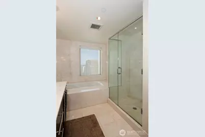 650 Bellevue Way NE #2404, Bellevue, WA 98004 - Photo 27