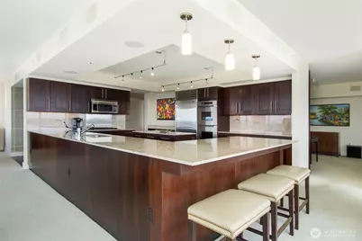 650 Bellevue Way NE #2404, Bellevue, WA 98004 - Photo 17