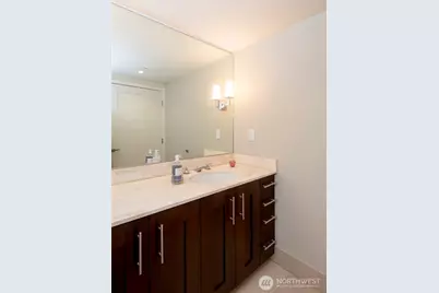 650 Bellevue Way NE #2404, Bellevue, WA 98004 - Photo 11