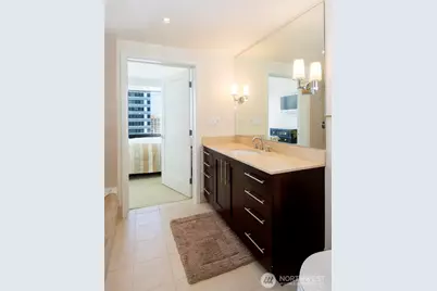 650 Bellevue Way NE #2404, Bellevue, WA 98004 - Photo 7