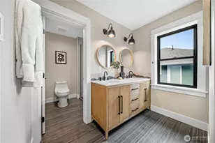 2419 7th Ave W, Seattle, WA 98119 - Photo 27