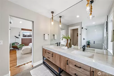 2419 7th Avenue W, Seattle, WA 98119 - Photo 21