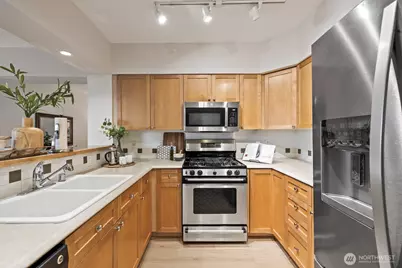 1525 NW 57th Street #610, Seattle, WA 98107 - Photo 9