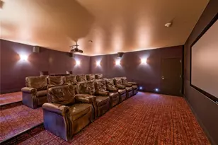 910 Lenora St, Seattle, WA 98121 - Photo 11