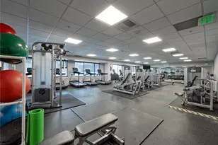 910 Lenora St, Seattle, WA 98121 - Photo 17