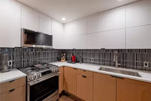 910 Lenora St, Seattle, WA 98121 - Photo 3