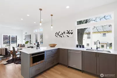 313 17th Avenue E #B, Seattle, WA 98112 - Photo 13