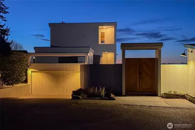 4042 Soundview Drive W, University Place, WA 98466 - Photo 1