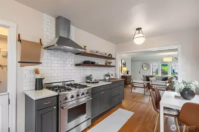 8254 Interlake Avenue N, Seattle, WA 98103 - Photo 5