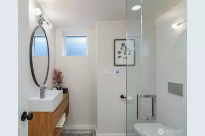 8254 Interlake Avenue N, Seattle, WA 98103 - Photo 17