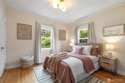 8254 Interlake Avenue N, Seattle, WA 98103 - Photo 9