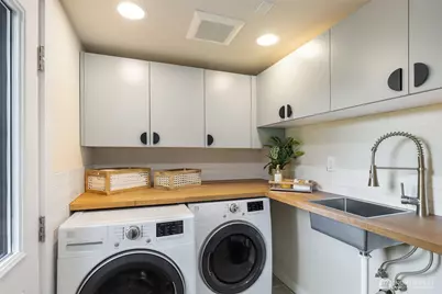 8254 Interlake Avenue N, Seattle, WA 98103 - Photo 29