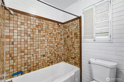 8434 34th Avenue S, Seattle, WA 98118 - Photo 13