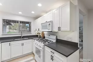 10009 161st Avenue Northeast, Redmond, WA 98052 - Photo 9