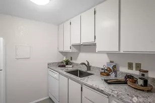 14010 Juanita Dr NE, Kirkland, WA 98034 - Photo 17