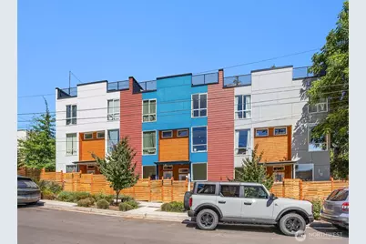 1402 N 95th Street, Seattle, WA 98013 - Photo 1