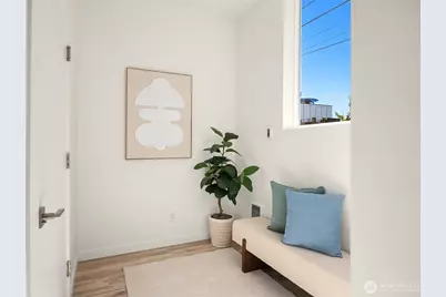 1402 N 95th Street, Seattle, WA 98013 - Photo 3