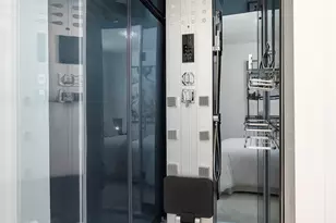 1402 N 95th St, Seattle, WA 98013 - Photo 17