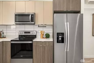 1402 N 95th St, Seattle, WA 98013 - Photo 9