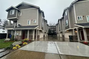 978 Edmonds Ave NE, Renton, WA 98056 - Photo 1